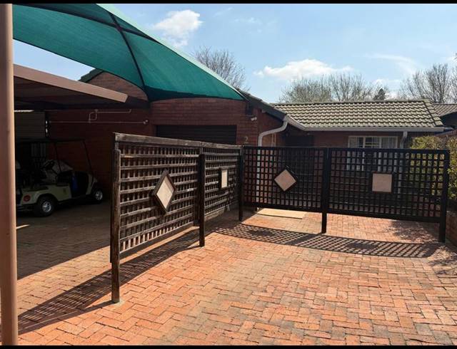 3 BEDROOM TOWNHOUSE FOR SALE IN STANDERTON CENTRAL
